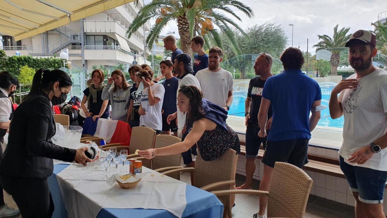 Hotel Cormoran Cattolica Ngoại thất bức ảnh
