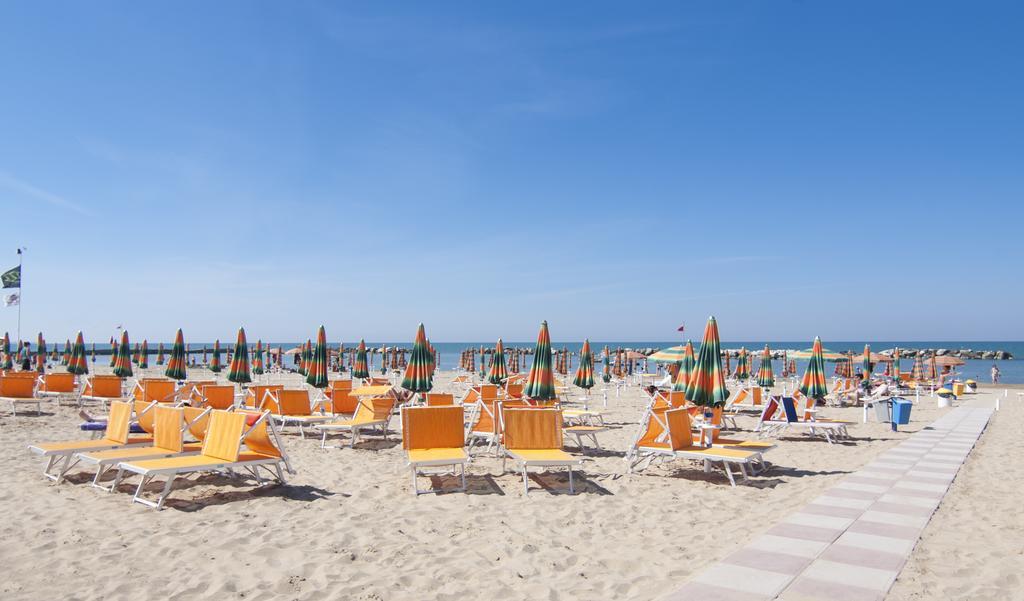 Hotel Cormoran Cattolica Ngoại thất bức ảnh