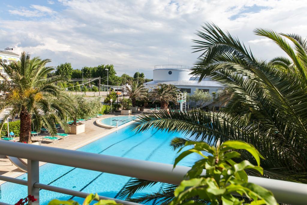 Hotel Cormoran Cattolica Ngoại thất bức ảnh