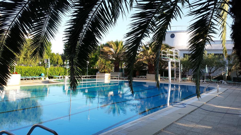 Hotel Cormoran Cattolica Ngoại thất bức ảnh