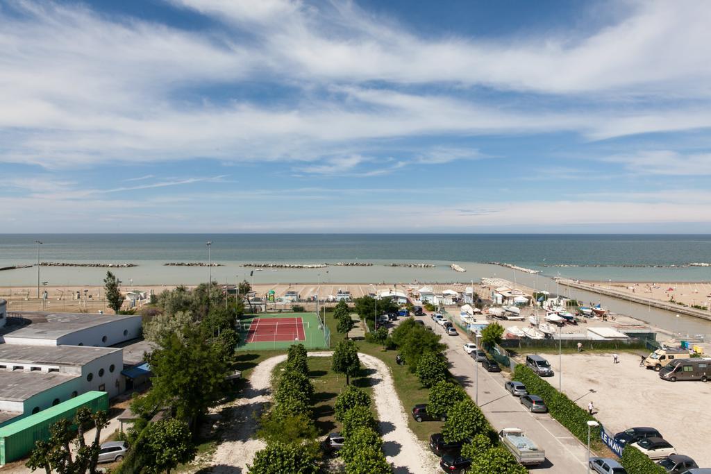 Hotel Cormoran Cattolica Ngoại thất bức ảnh