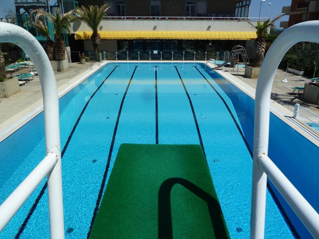 Hotel Cormoran Cattolica Ngoại thất bức ảnh