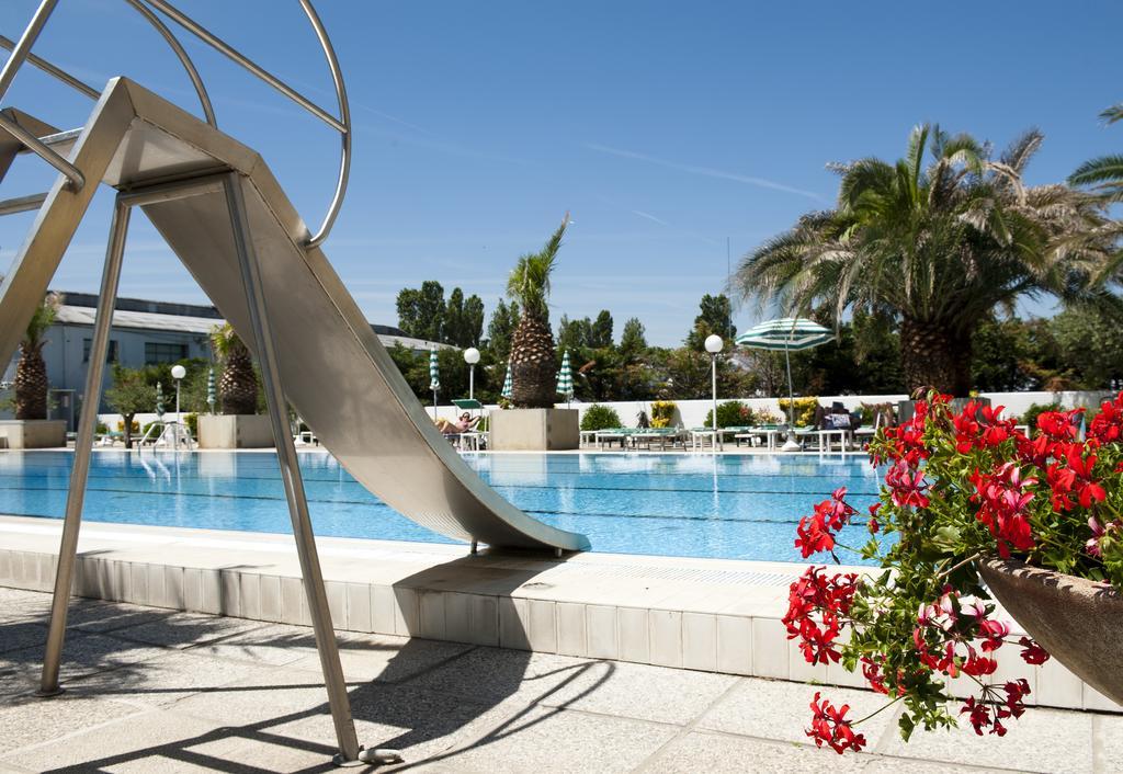 Hotel Cormoran Cattolica Ngoại thất bức ảnh