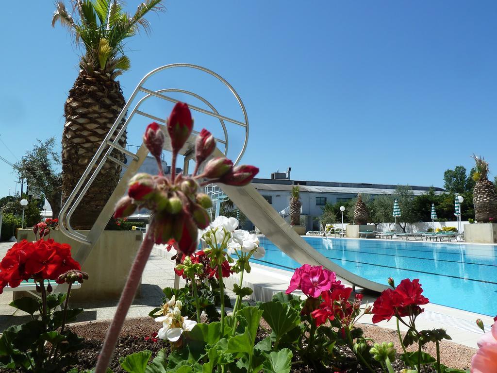 Hotel Cormoran Cattolica Ngoại thất bức ảnh